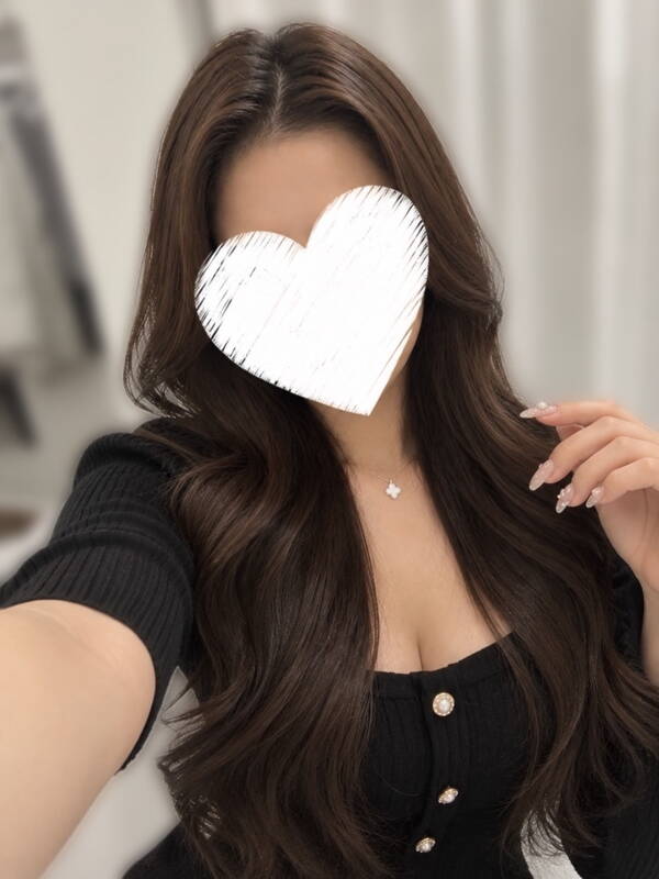 芹沢まりな
